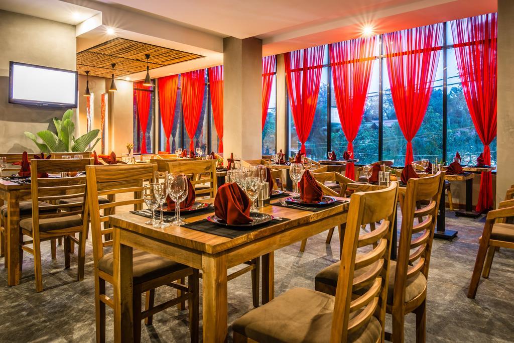 Diamond Palace Resort & Sky Bar Phnom Penh Extérieur photo