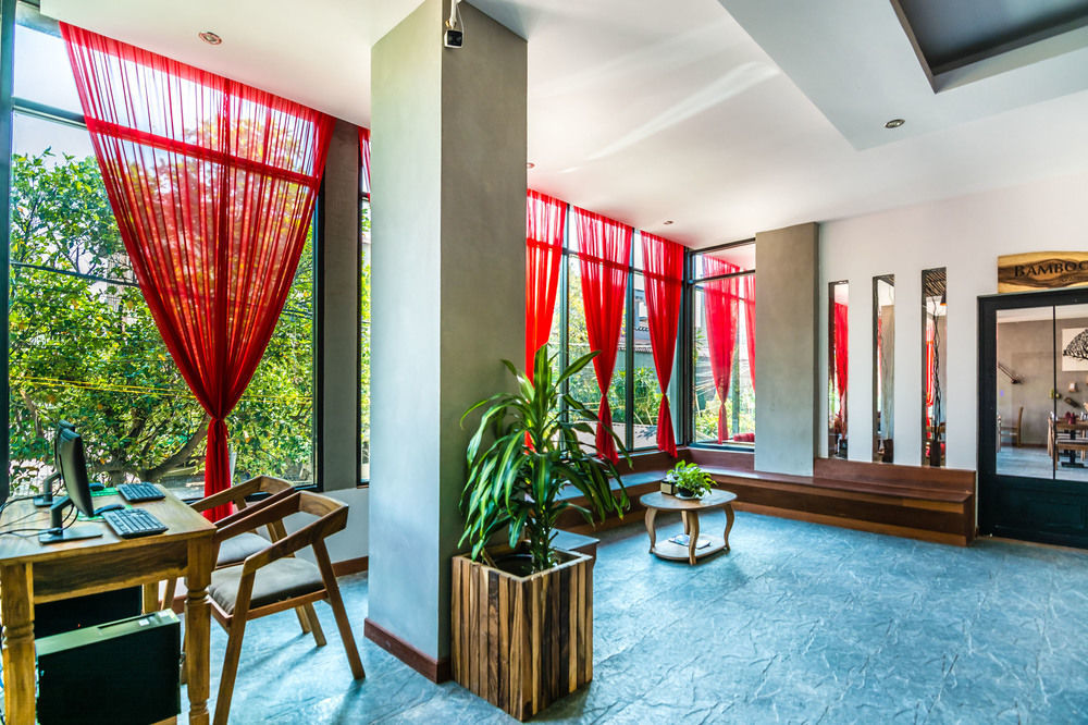 Diamond Palace Resort & Sky Bar Phnom Penh Extérieur photo