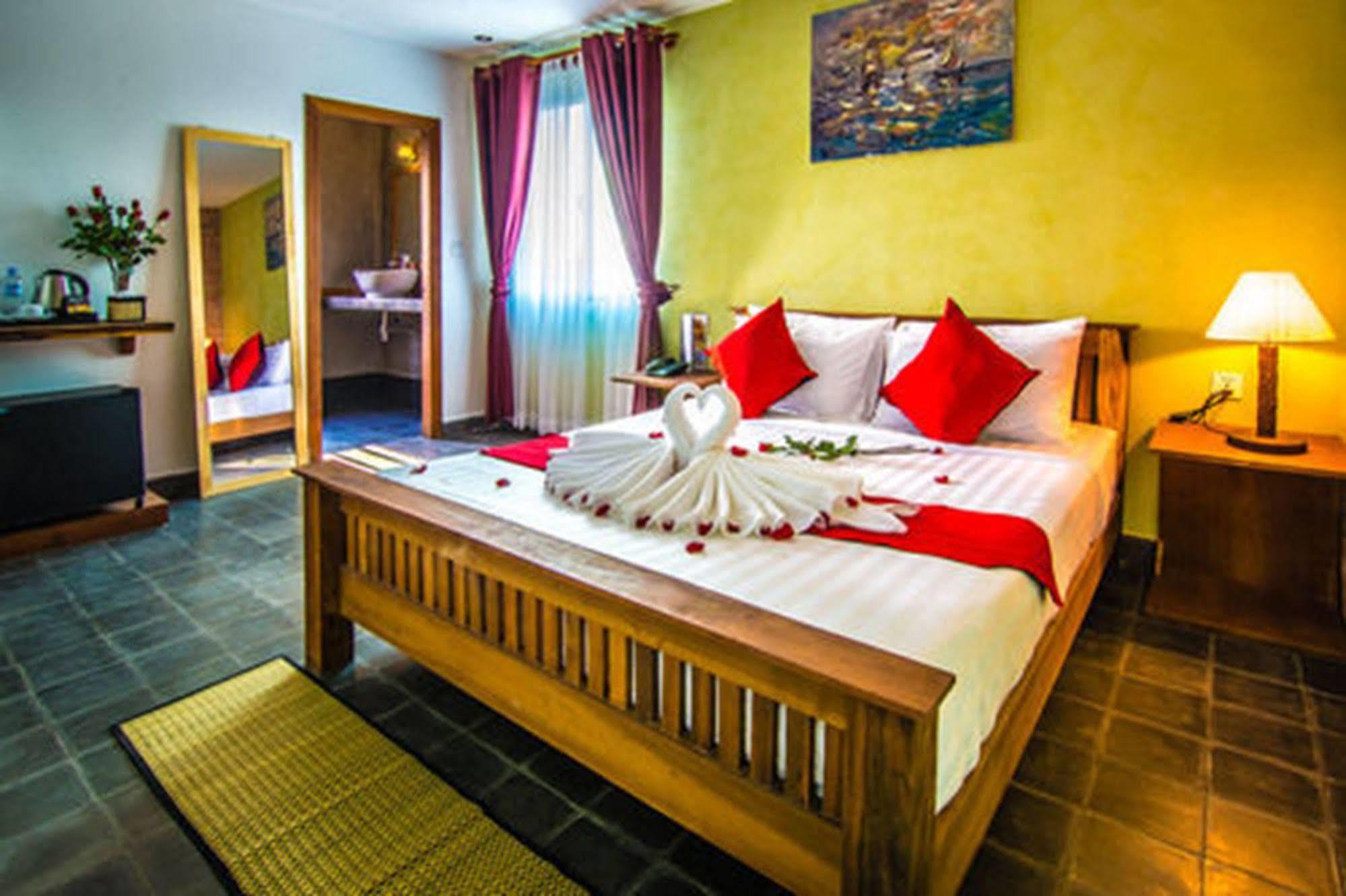 Diamond Palace Resort & Sky Bar Phnom Penh Extérieur photo