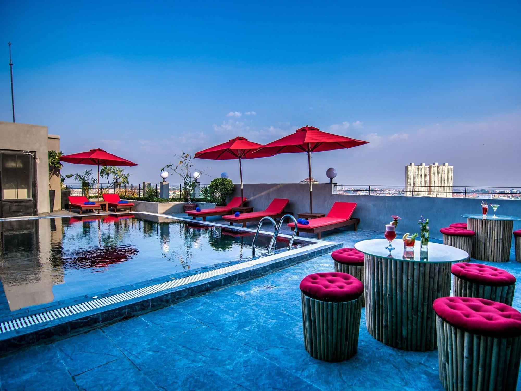 Diamond Palace Resort & Sky Bar Phnom Penh Extérieur photo