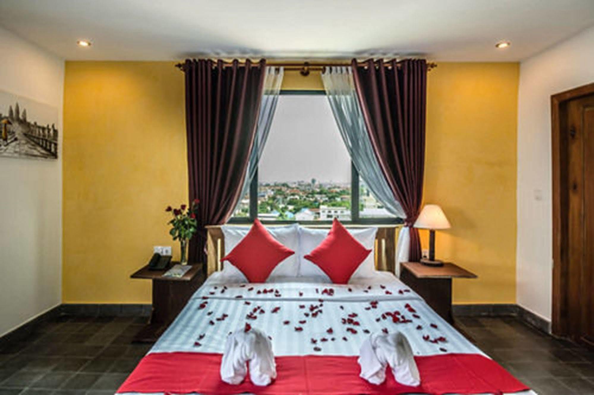 Diamond Palace Resort & Sky Bar Phnom Penh Extérieur photo
