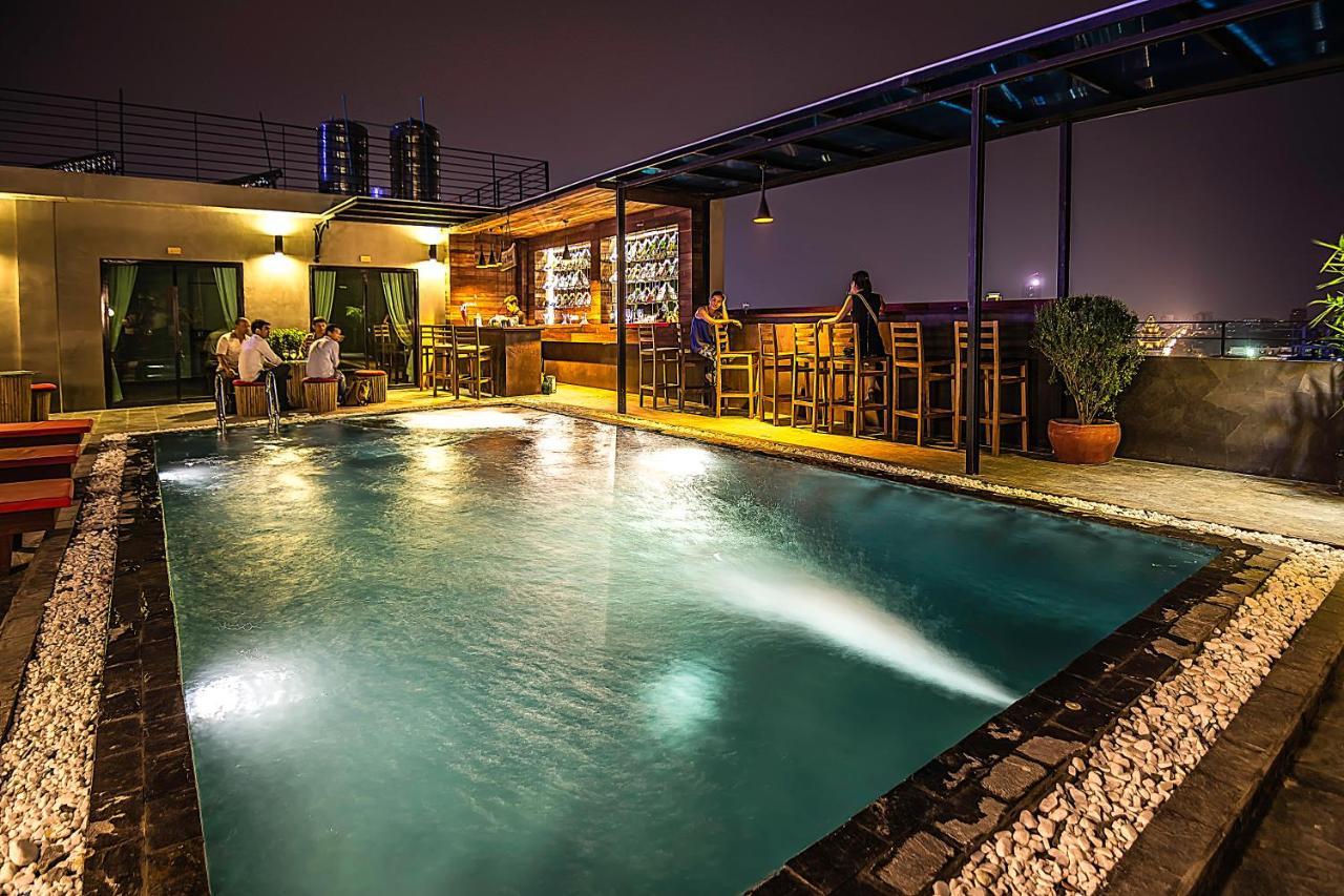 Diamond Palace Resort & Sky Bar Phnom Penh Extérieur photo